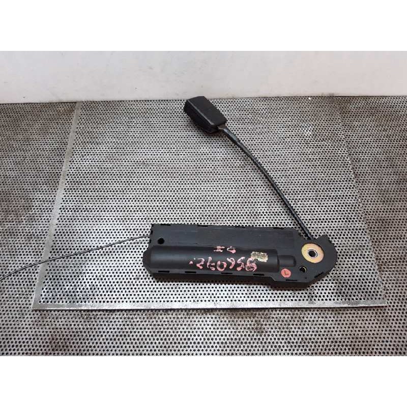Recambio de enganche cinturon delantero izquierdo para ford transit, caja cerr. corto 95 2.5 td referencia OEM IAM - Blanco