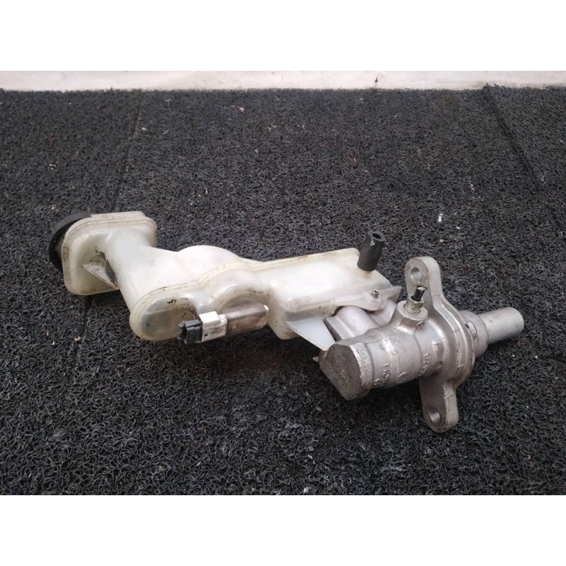 Recambio de bomba freno para nissan x-trail (t31) se referencia OEM IAM 226678 - Blanco 2