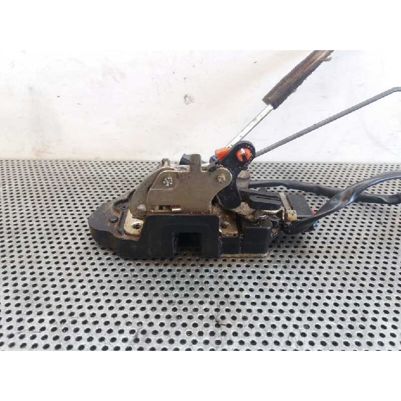 Recambio de cerradura puerta delantera izquierda para kia carens 1.8 ls monovolumen referencia OEM IAM - Gris 2