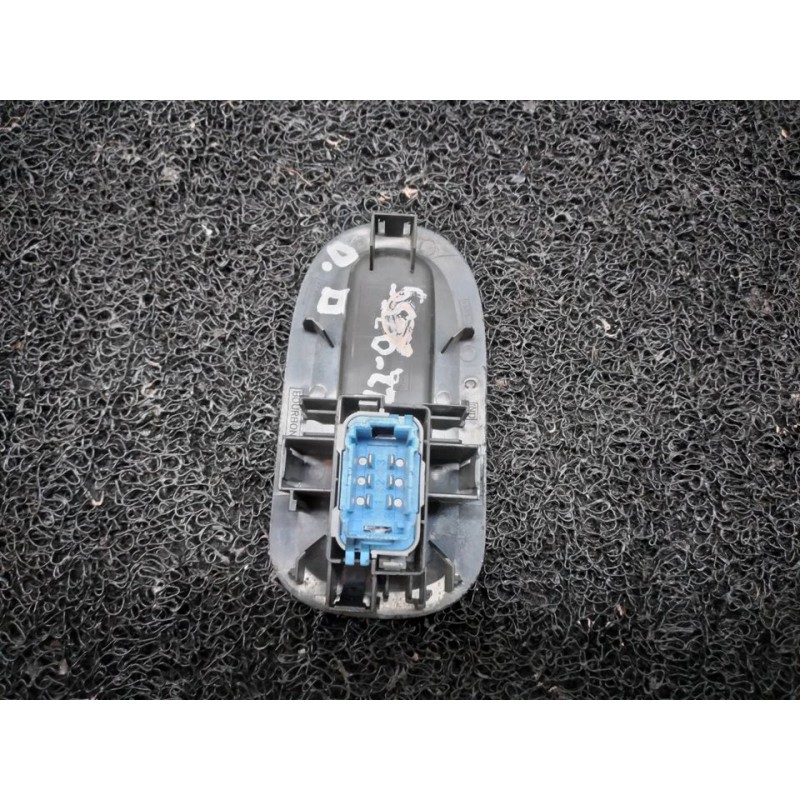 Recambio de mando elevalunas delantero derecho para renault master kipper l3h1 3,5t referencia OEM IAM - Blanco 2