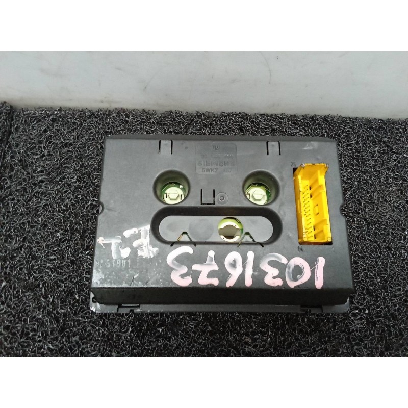 Recambio de pantalla multifuncion para opel vectra b berlina 2.0 dti referencia OEM IAM 5WK7477 90569356 3