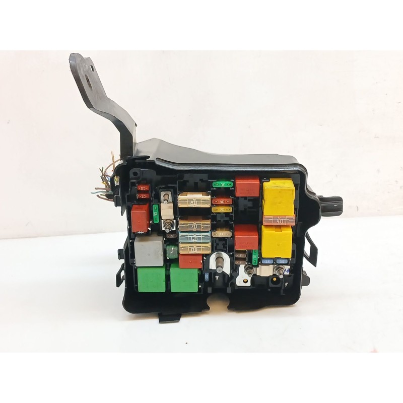 Recambio de caja reles / fusibles para peugeot 208 style referencia OEM IAM 9804846880  