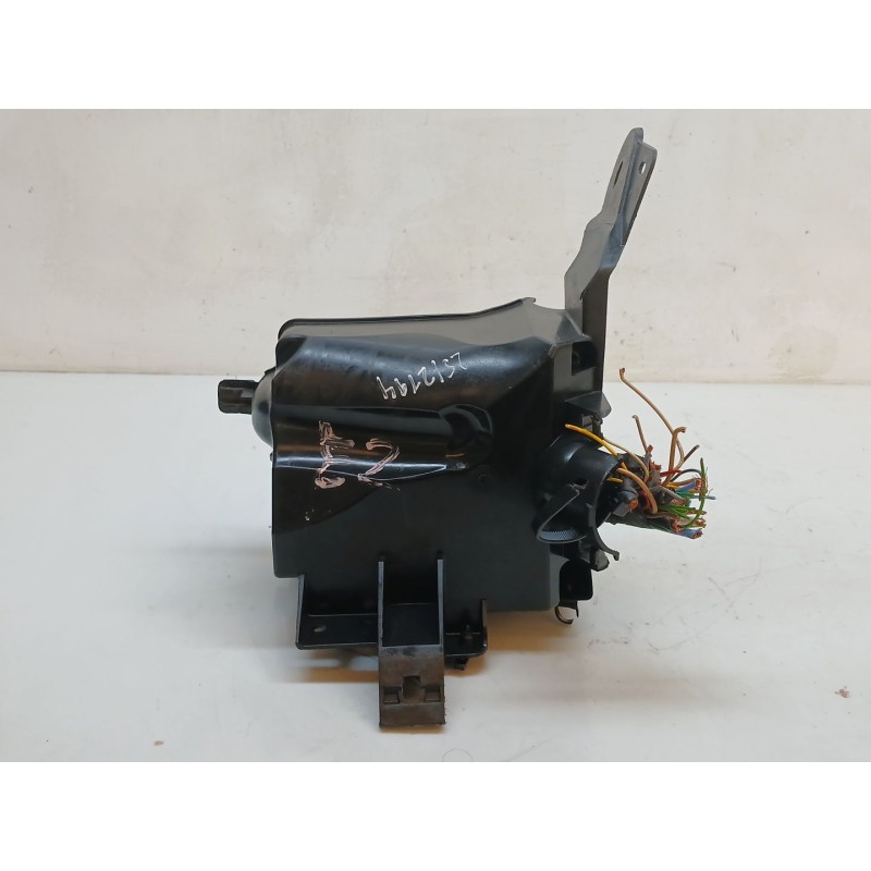 Recambio de caja reles / fusibles para peugeot 208 style referencia OEM IAM 9804846880 - Blanco 3