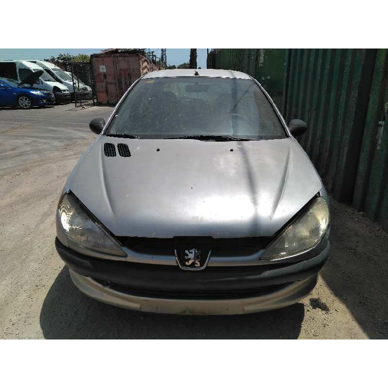 peugeot 206 berlina del año 2000
