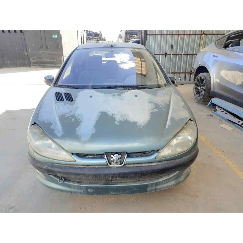 peugeot 206 berlina del año 2002