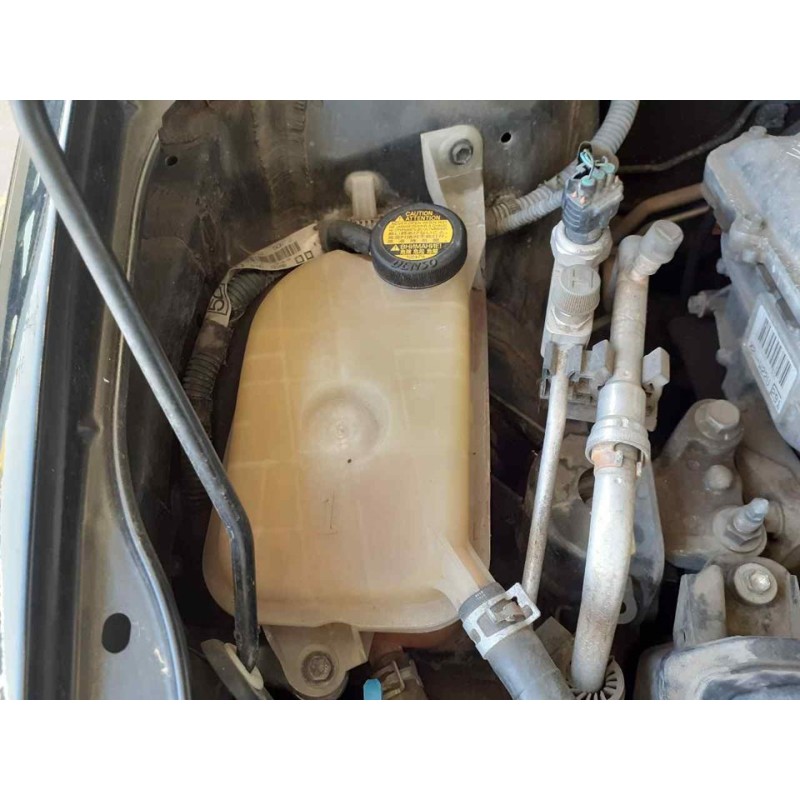 Recambio de deposito expansion para toyota auris hybrid active referencia OEM IAM - Negro 2