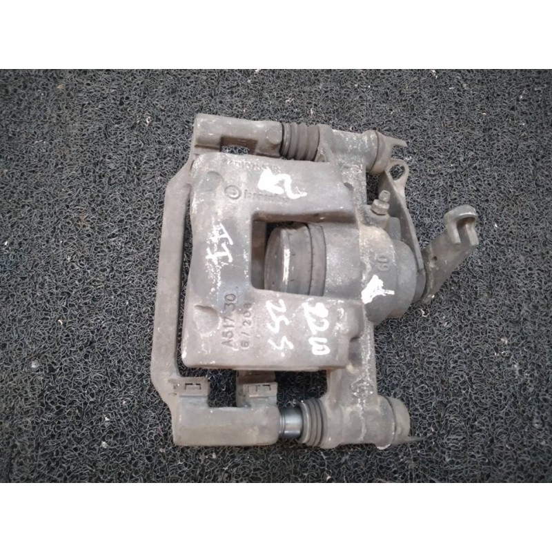 Recambio de pinza de freno trasera izquierda para renault master kipper l3h1 3,5t referencia OEM IAM 440107553R  BREMBO