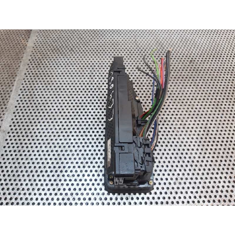 Recambio de mando elevalunas delantero izquierdo para bmw serie 5 berlina (e39) 523i referencia OEM IAM 8368966 2