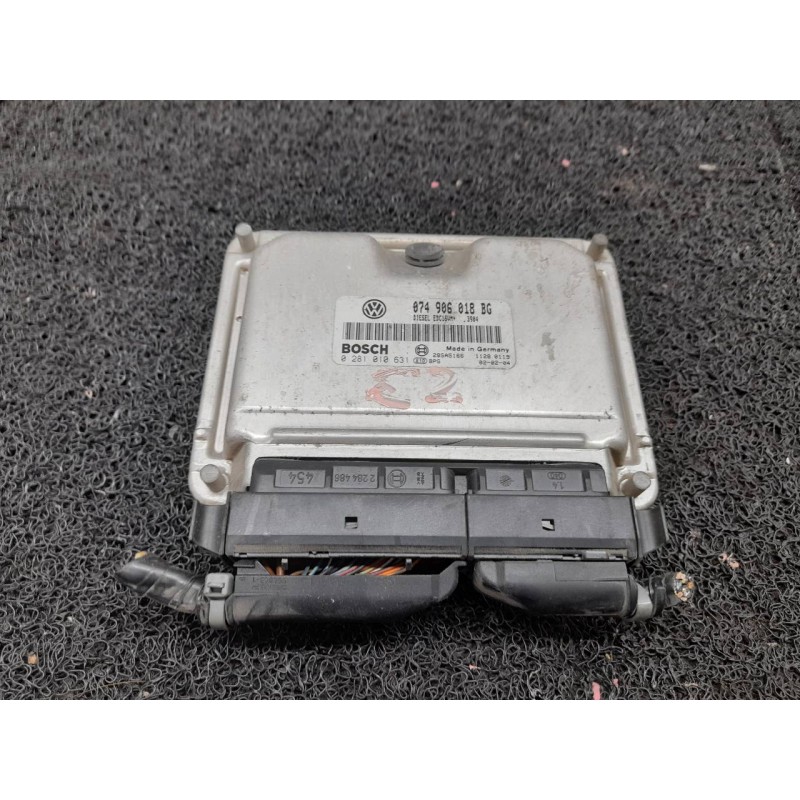 Recambio de centralita motor uce para volkswagen t4 transporter/furgoneta (mod. 1991) caja cerrada referencia OEM IAM 0281010631