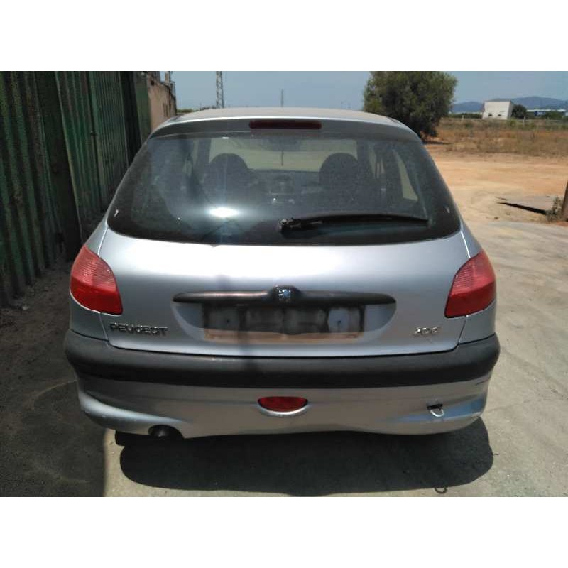 peugeot 206 berlina del año 2000