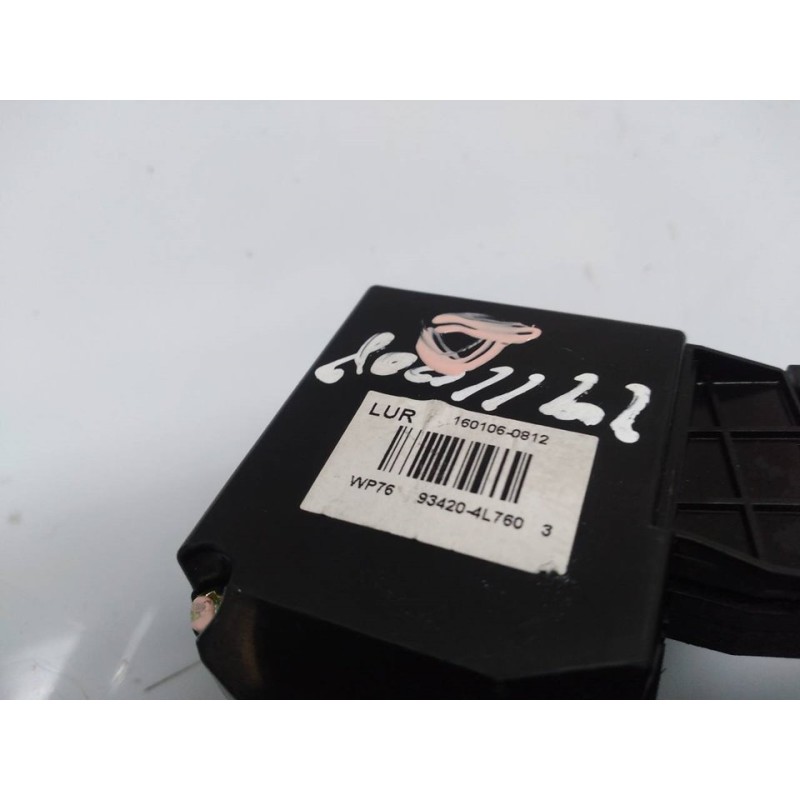 Recambio de mando limpia para kia picanto concept referencia OEM IAM 934204L760 - Blanco 2