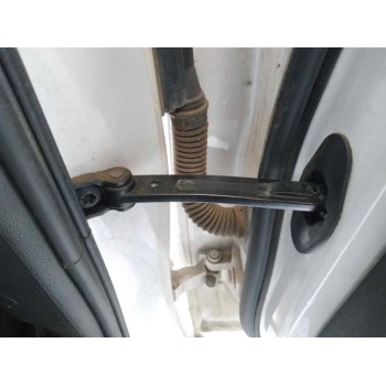 RETENEDOR PUERTA TRASERA DERECHA 