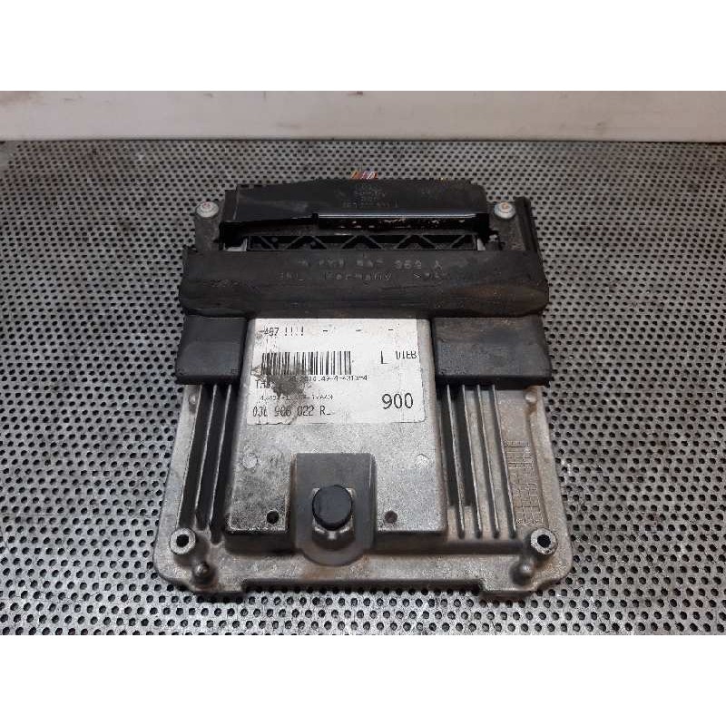 Recambio de centralita motor uce para audi a4 ber. (b8) básico quattro referencia OEM IAM 03L906022RL  