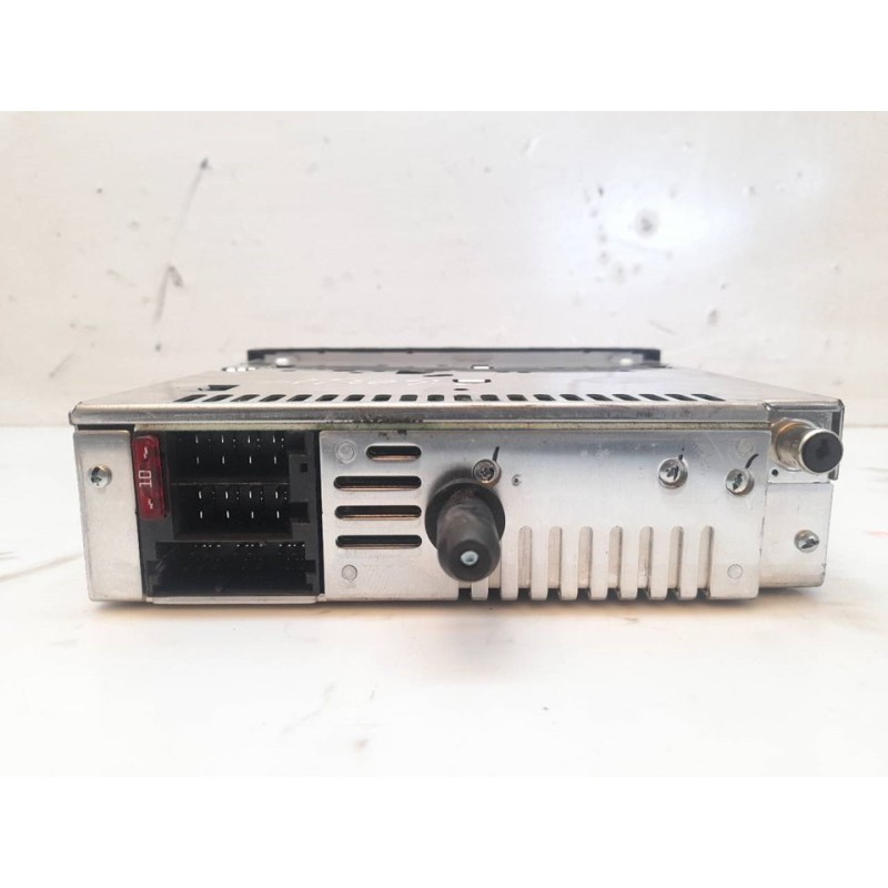 Recambio de sistema audio / radio cd para peugeot 206+ básico referencia OEM IAM 96635823XT  CLARION - Blanco 2