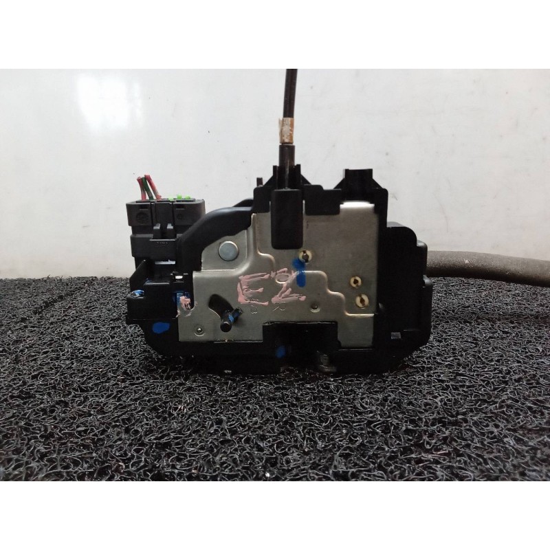 Recambio de cerradura puerta trasera derecha para nissan juke (f15) acenta referencia OEM IAM 25131  