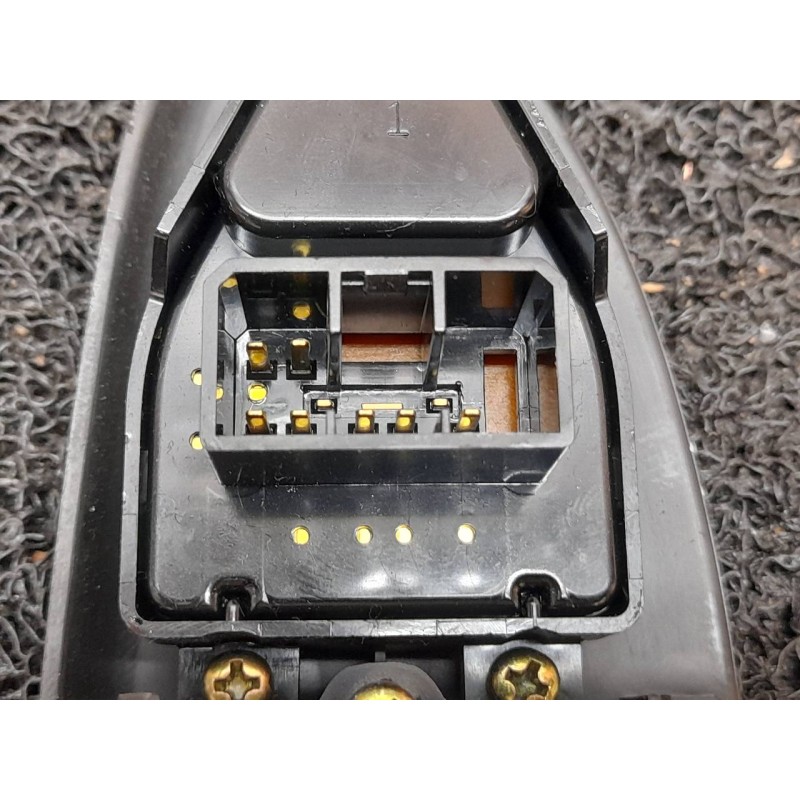 Recambio de mando elevalunas delantero izquierdo para mazda 626 monovolumen (gw) 2.0 touring referencia OEM IAM 9GE4T - Gris 2