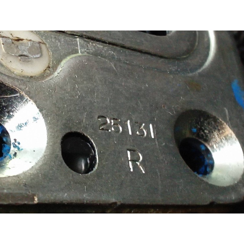 Recambio de cerradura puerta trasera derecha para nissan juke (f15) acenta referencia OEM IAM 25131 6
