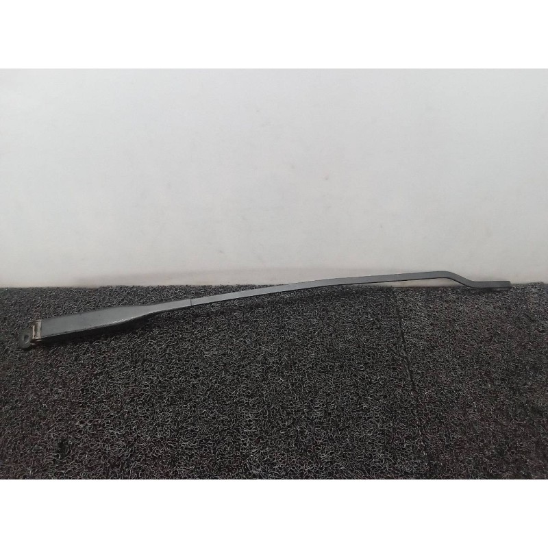 Recambio de brazo limpia delantero derecho para opel corsa c comfort referencia OEM IAM   