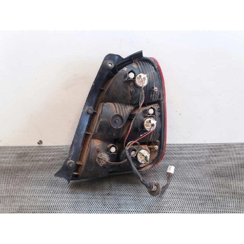 Recambio de piloto trasero izquierdo para kia carens 1.8 ls monovolumen referencia OEM IAM - Gris 2