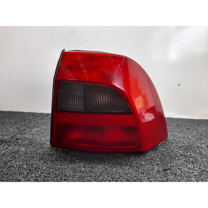 Recambio de piloto trasero derecho para opel vectra b berlina 2.0 dti referencia OEM IAM   