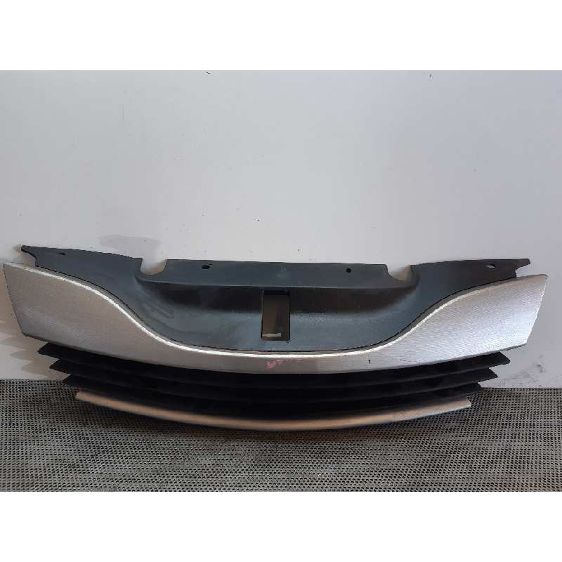 Recambio de rejilla delantera para renault laguna ii (bg0) 1.6 referencia OEM IAM   