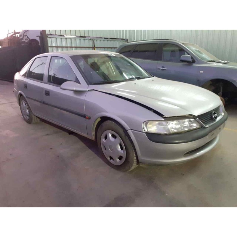 opel vectra b berlina del año 1999