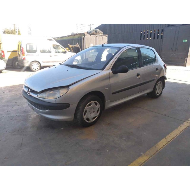 peugeot 206 berlina del año 2001