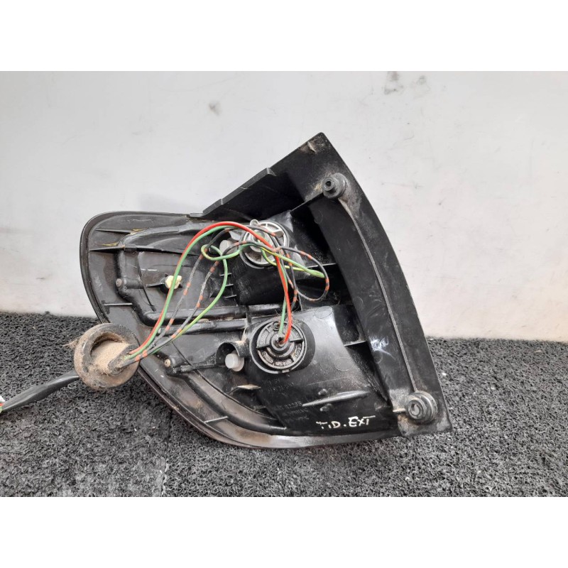 Recambio de piloto trasero derecho para mazda 626 monovolumen (gw) 2.0 touring referencia OEM IAM - Gris 3