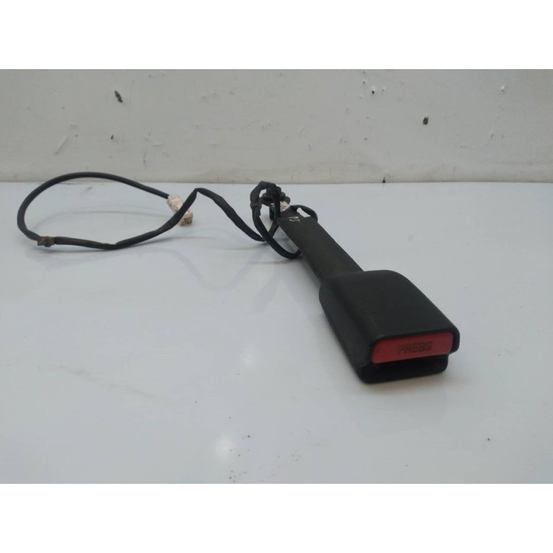 Recambio de enganche cinturon delantero izquierdo para nissan x-trail (t31) se referencia OEM IAM 071025CL  