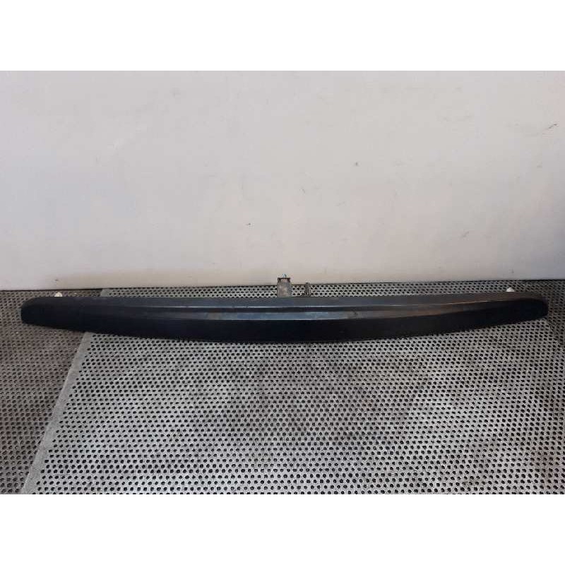 Recambio de molduras traseras para citroën c3 1.4 sx plus referencia OEM IAM   