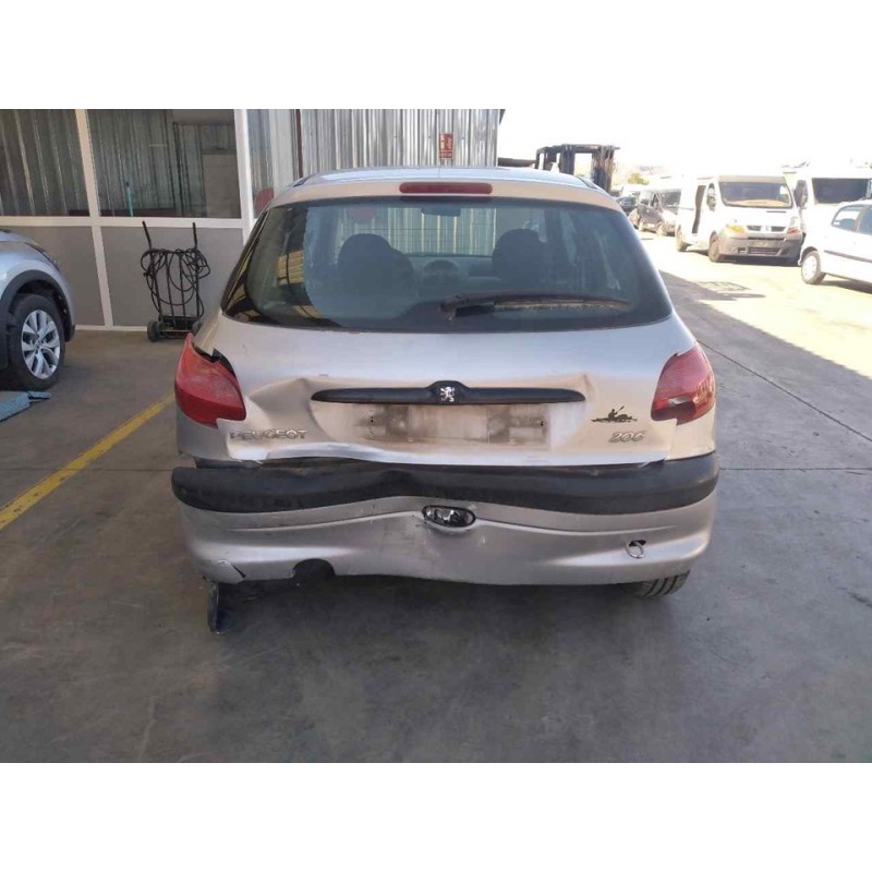 peugeot 206 berlina del año 2001