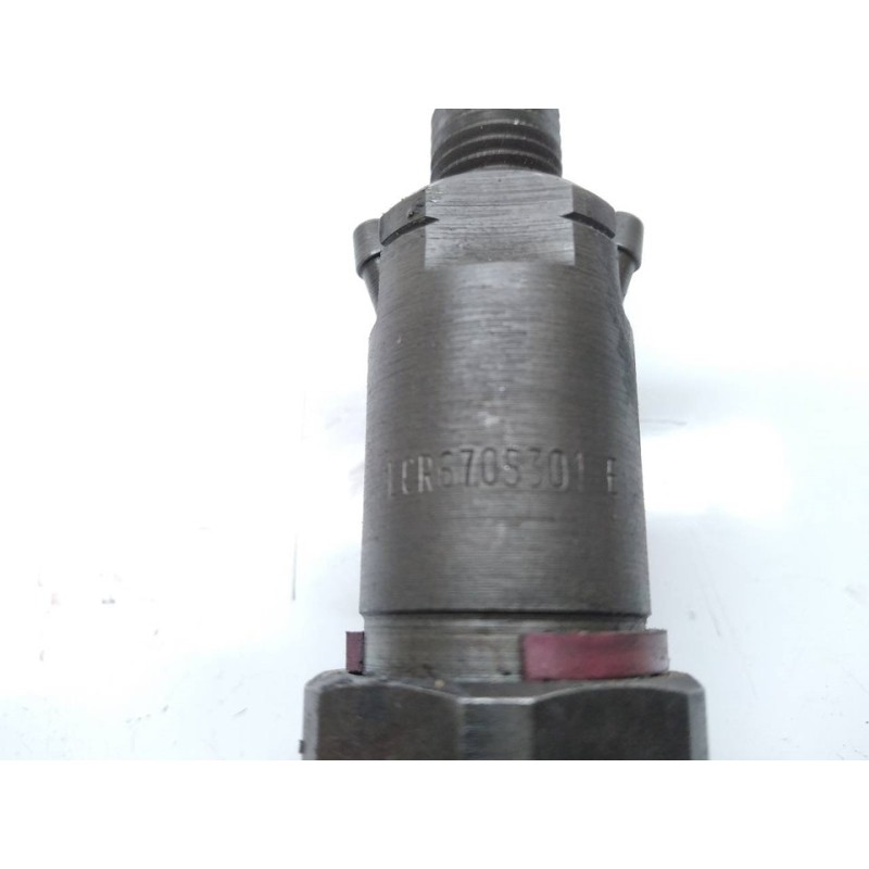 Recambio de inyector para ford mondeo berlina (gd) ambiente referencia OEM IAM LCR6705301E 2