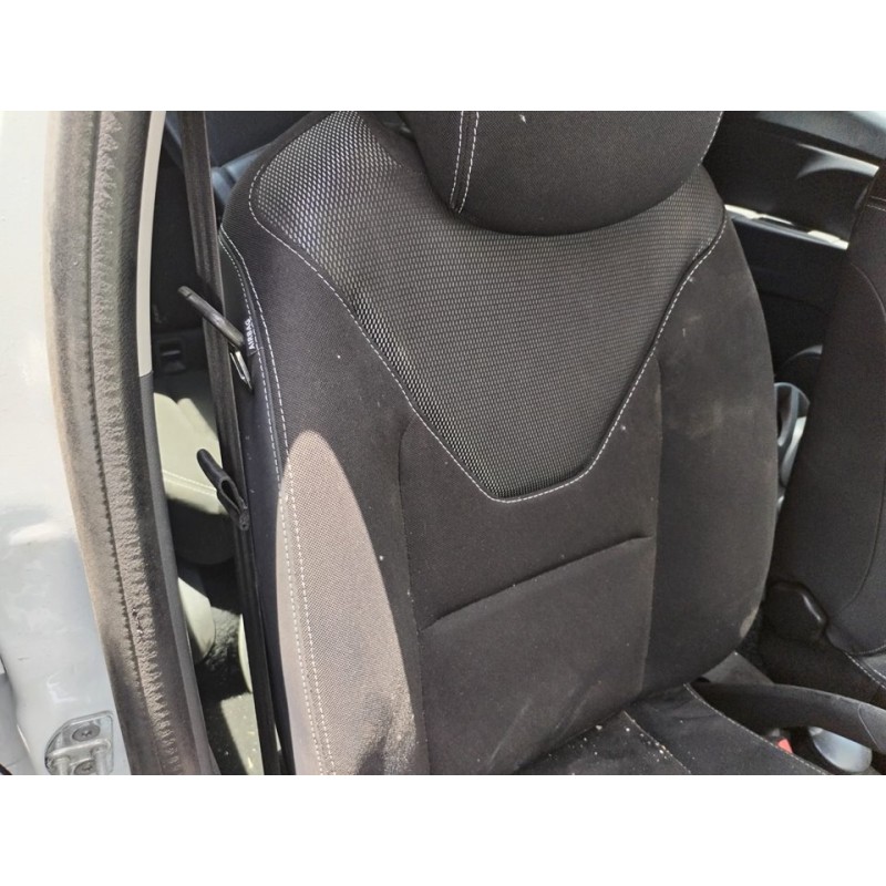Recambio de asiento delantero derecho para renault clio iv limited referencia OEM IAM - Blanco 3