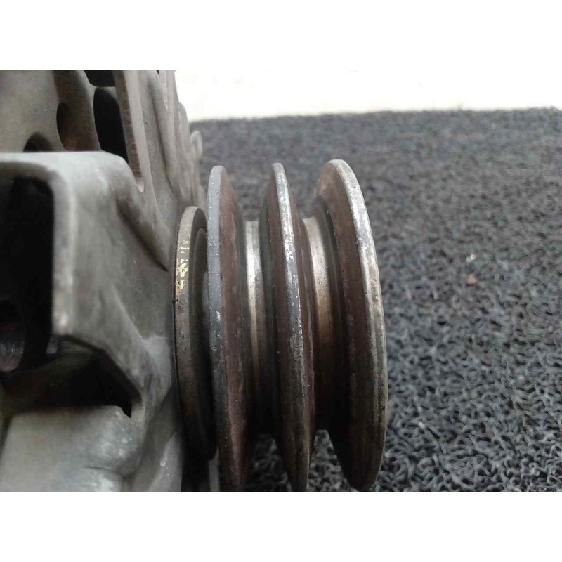 Recambio de alternador para ford granada berl./turnier 2.0 v6 referencia OEM IAM 0120489092  BOSCH 2