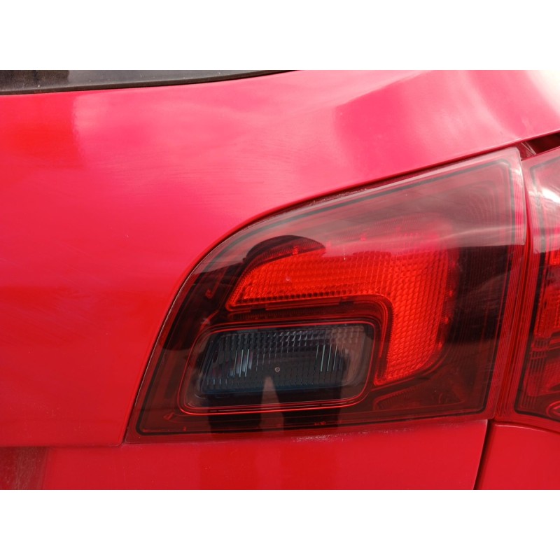 Recambio de piloto trasero derecho interior para opel astra j sports tourer (p10) 1.7 cdti (35) referencia OEM IAM - Rojo
