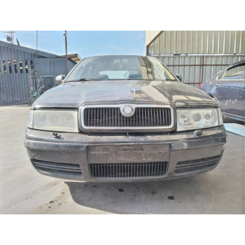 skoda octavia berlina (1u2) del año 2001