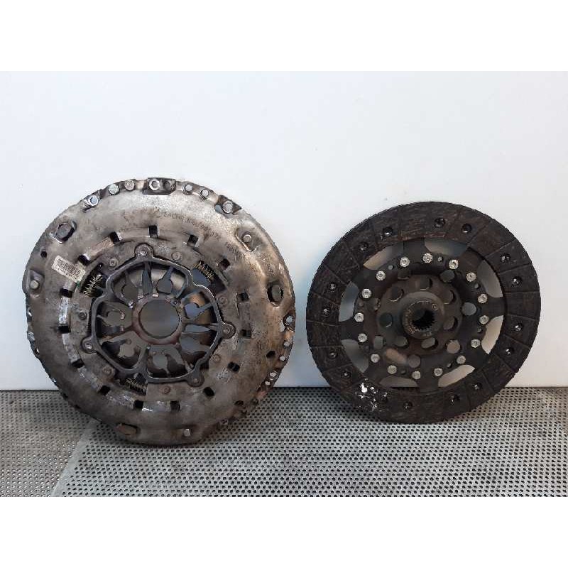 Recambio de kit embrague para renault megane ii berlina 3p confort dynamique referencia OEM IAM 8201044952  LUK - Negro 2