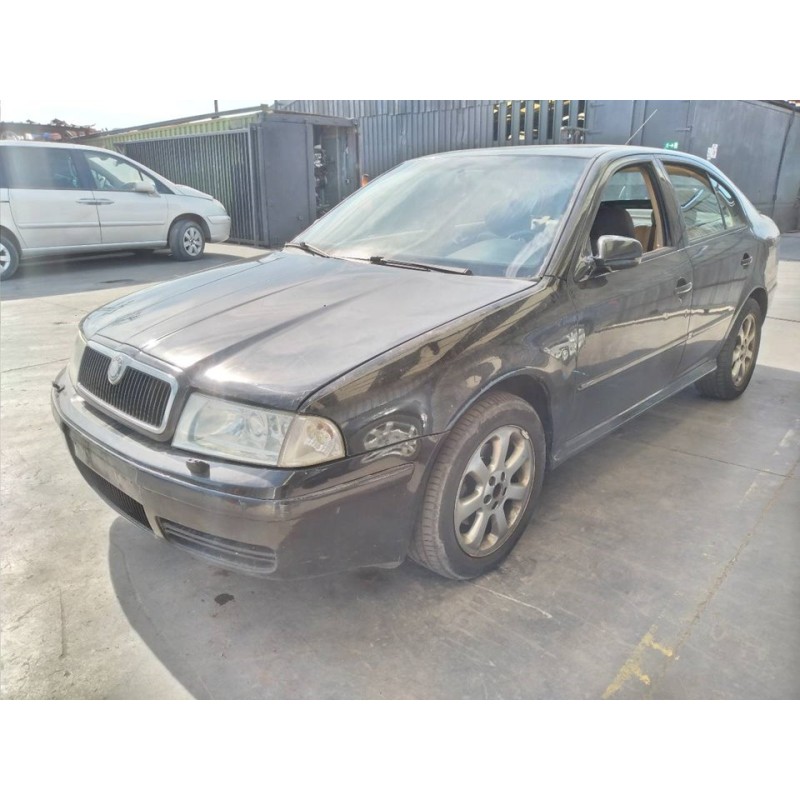 skoda octavia berlina (1u2) del año 2001