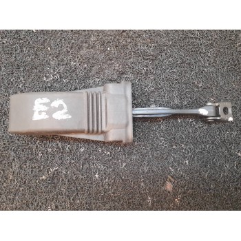 RETENEDOR PUERTA DELANTERA DERECHA 
