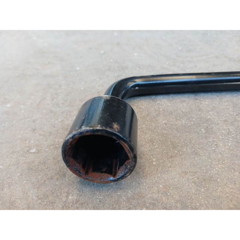 Recambio de llave rueda para nissan qashqai i (j10, nj10) 2.0 dci referencia OEM IAM - Negro 2