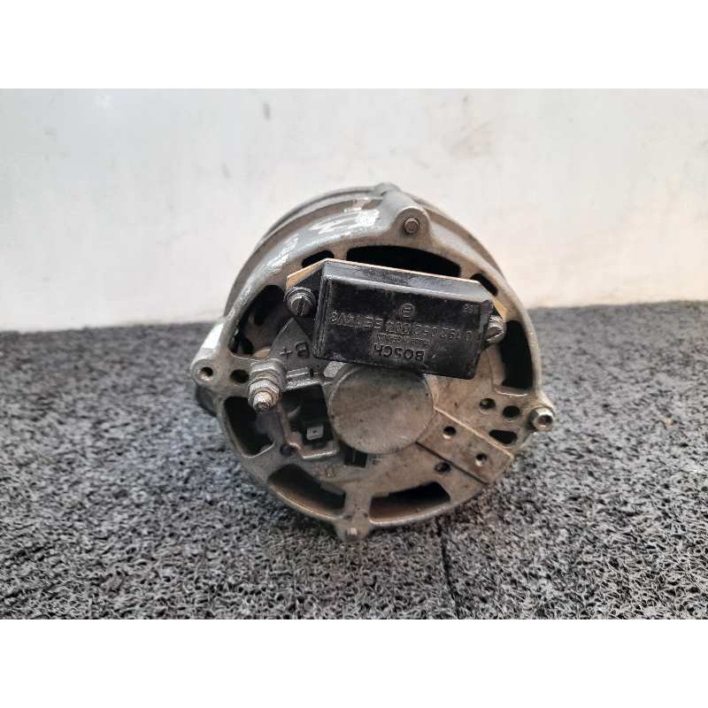 Recambio de alternador para bmw serie 5 (e28) 535i referencia OEM IAM 0120489543 37657 BOSCH 6