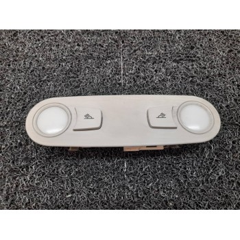 LUZ INTERIOR 8T0947111AT 