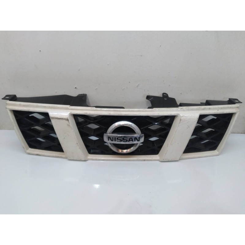 Recambio de rejilla delantera para nissan x-trail (t31) se referencia OEM IAM 62310JG40A  