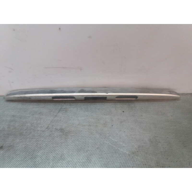 Recambio de molduras traseras para peugeot 307 break/sw (s2) sw referencia OEM IAM   