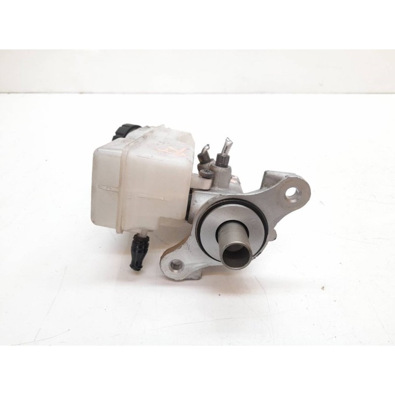 Recambio de bomba freno para dacia sandero stepway referencia OEM IAM 3