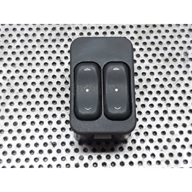 Recambio de mando elevalunas delantero izquierdo para opel corsa c silverline referencia OEM IAM 13363202 24409205 