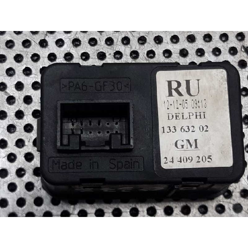 Recambio de mando elevalunas delantero izquierdo para opel corsa c silverline referencia OEM IAM 13363202 24409205 - Negro 2