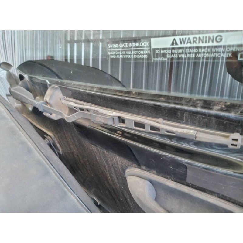 Recambio de brazo limpia trasero para chrysler jeep cherokee (kj) 2.5 crd sport referencia OEM IAM   