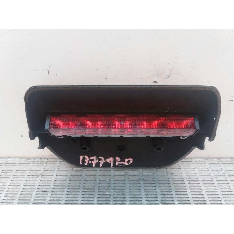 Recambio de luz central de freno para ford fiesta berlina 1.8 diesel cat referencia OEM IAM   