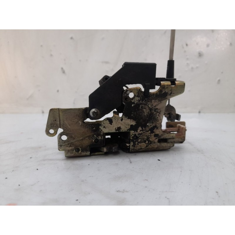 Recambio de cerradura puerta delantera derecha para mercedes-benz sprinter 02.00  combi 2.2 cdi cat referencia OEM IAM 3